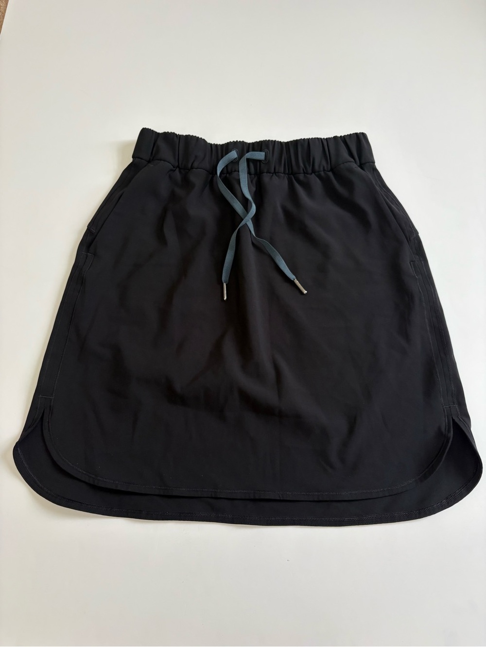 Lululemon On The Fly Skirt Size 6 Black